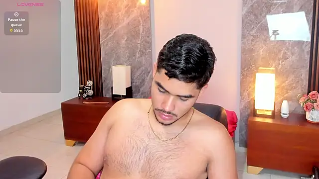 luciano_vitale's Webcam Show
