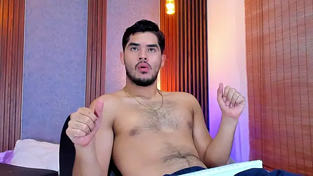 luciano_vitale Adlı Modelin Web Kamerası Şovu