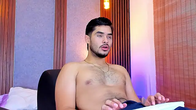 luciano_vitale Adlı Modelin Web Kamerası Şovu