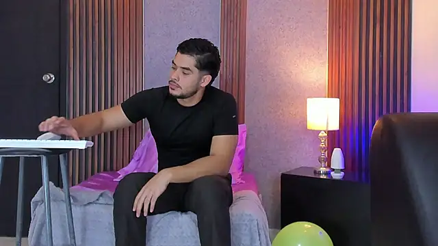 luciano_vitale 网络视讯表演