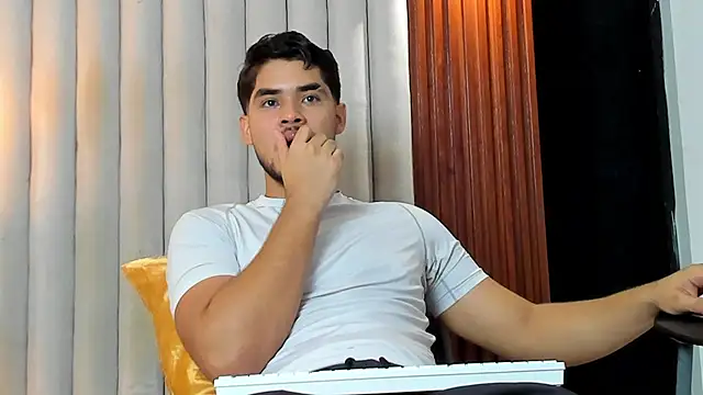 luciano_vitale 웹캠 쇼