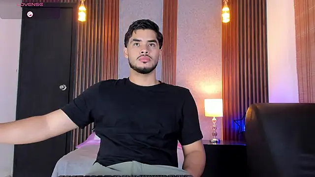צ'אט XXX בשידור חי של luciano_vitale