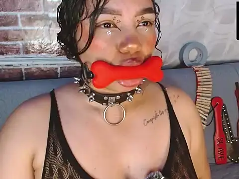 Czat XXX na żywo – emma_bdsm_