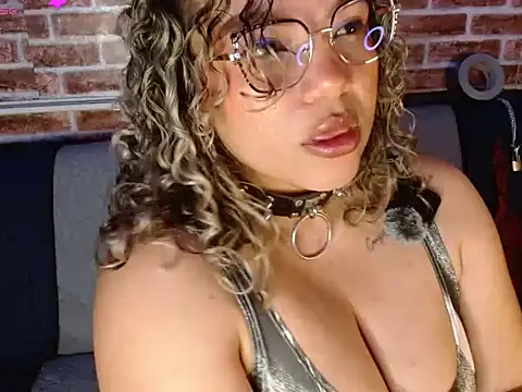 emma_bdsm_'s Webcam Show