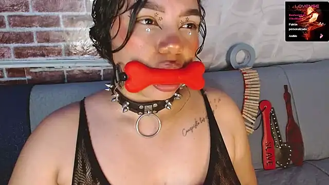 Chat XXX en directo de emma_bdsm_