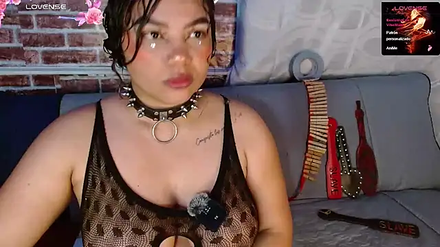 Chat XXX en directo de emma_bdsm_