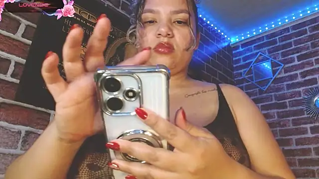 emma_bdsm_'s Webcam Show
