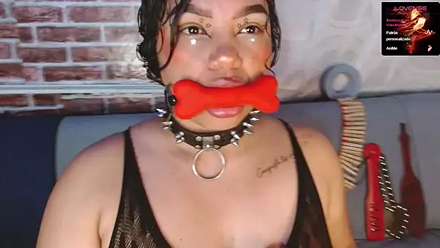 emma_bdsm_'s Webcam Show