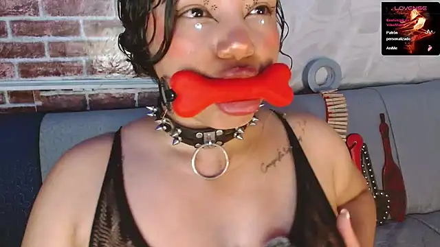 emma_bdsm_ Show in webcam