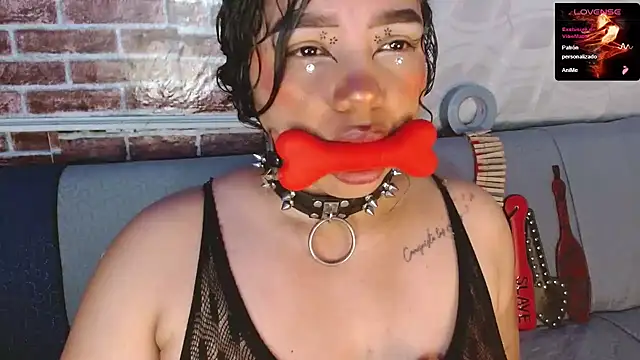 emma_bdsm_: διαδικτυακό σόου στην κάμερα