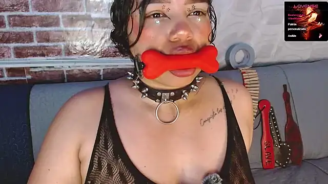 emma_bdsm_'s Webcam Show