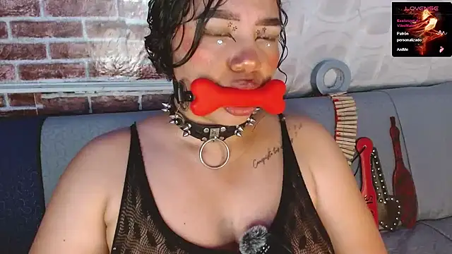 Show modela emma_bdsm_ na web-kameri