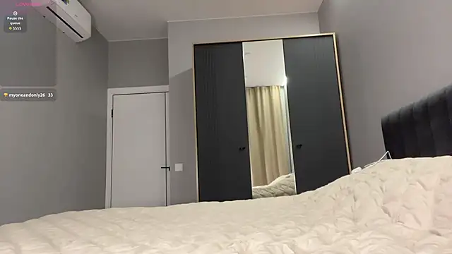 elis_secret's Webcam Show