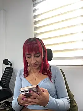 Juliethademon Show in webcam