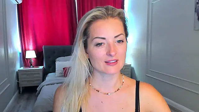 SatineDesire's Live XXX Chat
