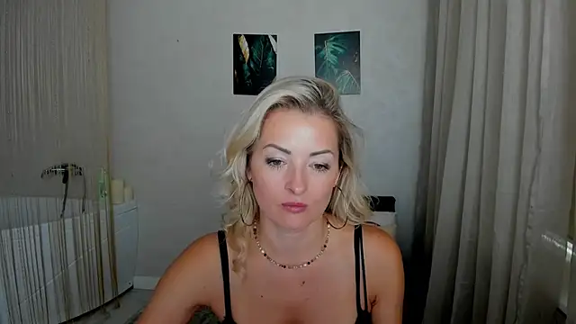 SatineDesire's Live XXX Chat