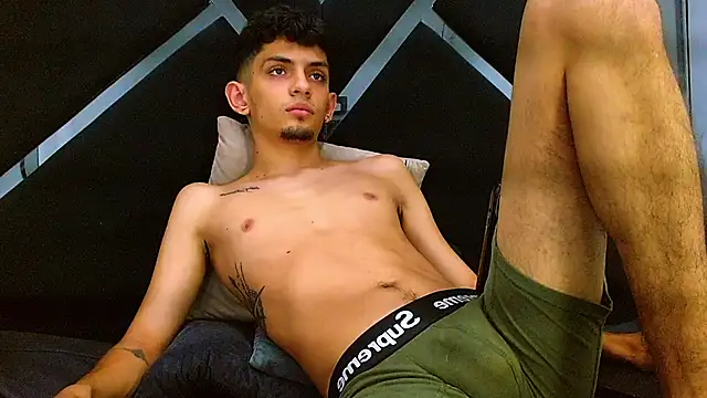 Show modela Allan_Collins na web-kameri