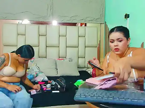 הופעת וובקאם של KatANDfer