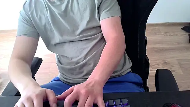Travis_Patrick Show in webcam