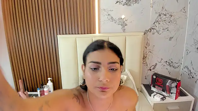 צ'אט XXX בשידור חי של NINAMARTINS