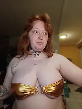 Show modela CURVYSAKURA na web-kameri