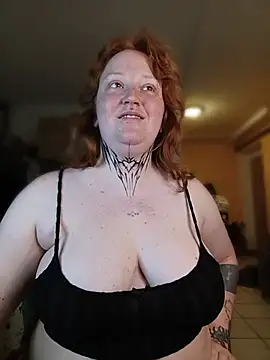 Show modela CURVYSAKURA na web-kameri