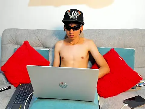 Show de Angel_Dustt1 na webcam