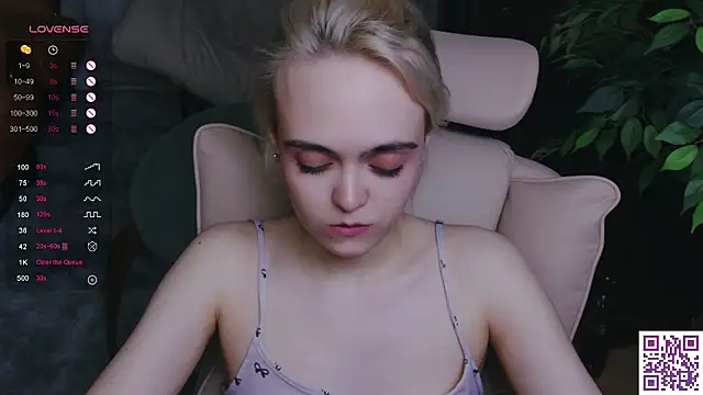 Oxcy_Secret élő XXX-chatje