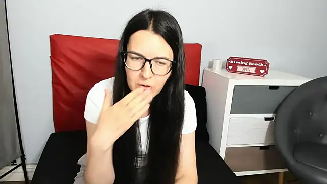 Show modela NadiaXlove na web-kameri