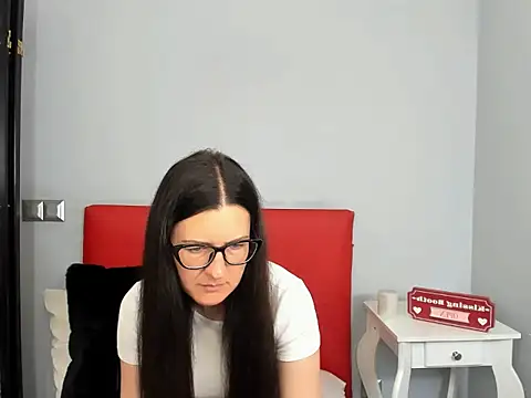 Show modela NadiaXlove na web-kameri