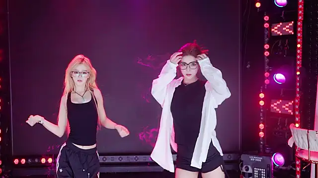 Comebaby007 网络视讯表演