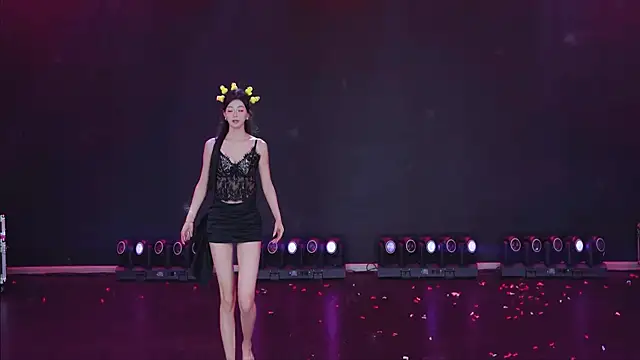 Comebaby007 网络视讯表演
