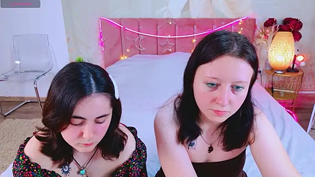 Show modela RuthHalll na web-kameri