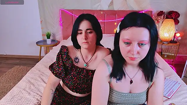 RuthHallln Webbikameraesitys