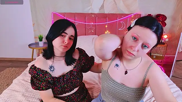 RuthHalll's Webcam Show