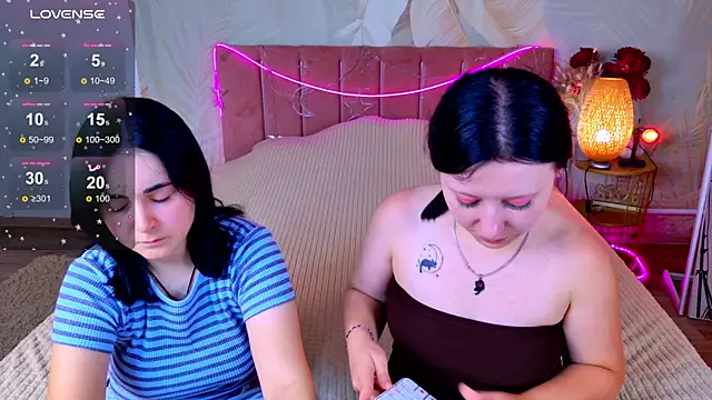 RuthHalll Show Webcam