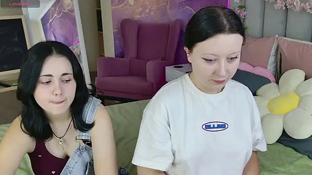 RuthHalll's Webcam Show