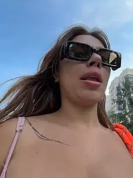 Show de Jucie__Bomb na webcam