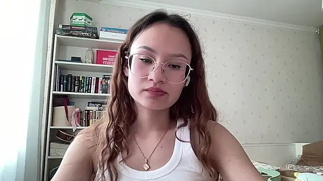 Chatroom XXX en direct de JoyceMonroe_1