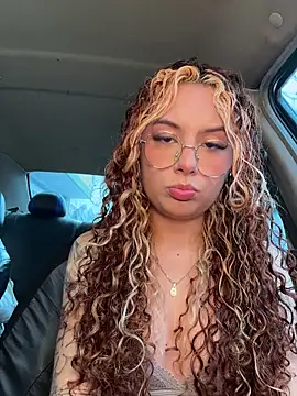 Joyce-fire's Live XXX Chat