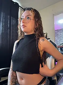 XXX chat uživo modela Joyce-fire
