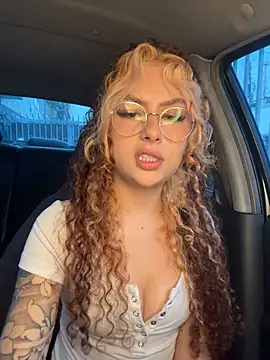 Joyce-fire Adlı Modelin Canlı XXX Sohbeti