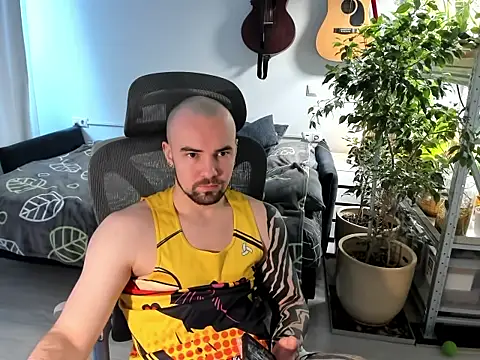 KitteanHard: διαδικτυακό σόου στην κάμερα