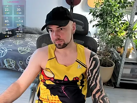 KitteanHard webcam show