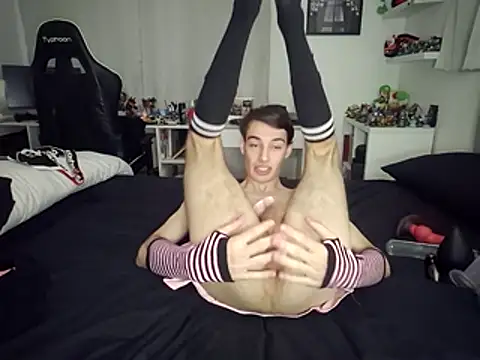 Smelly-Ewan-stinks Show in webcam