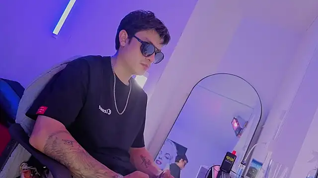 angel_still_: διαδικτυακό σόου στην κάμερα