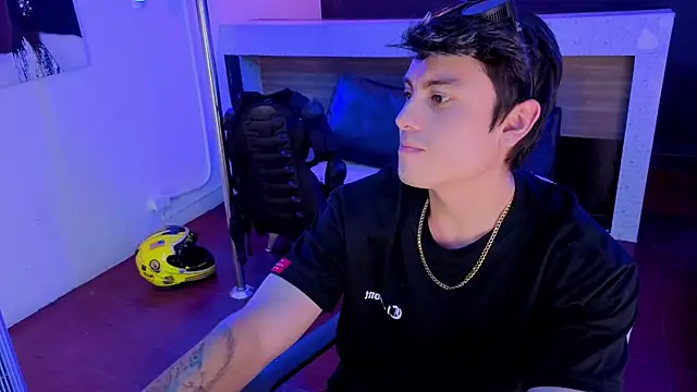 angel_still_ Show in webcam