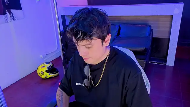 הופעת וובקאם של angel_still_