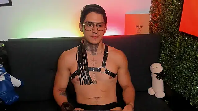 Show modela Simon_cortes na web-kameri
