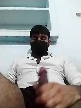 Pokazy przed kamerką – hard_dickk91